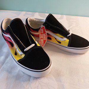 VANS UNISEX TENNIS. NEW. NEVER USED